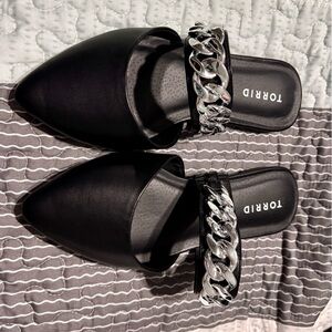 NWOT Torrid Black Mules